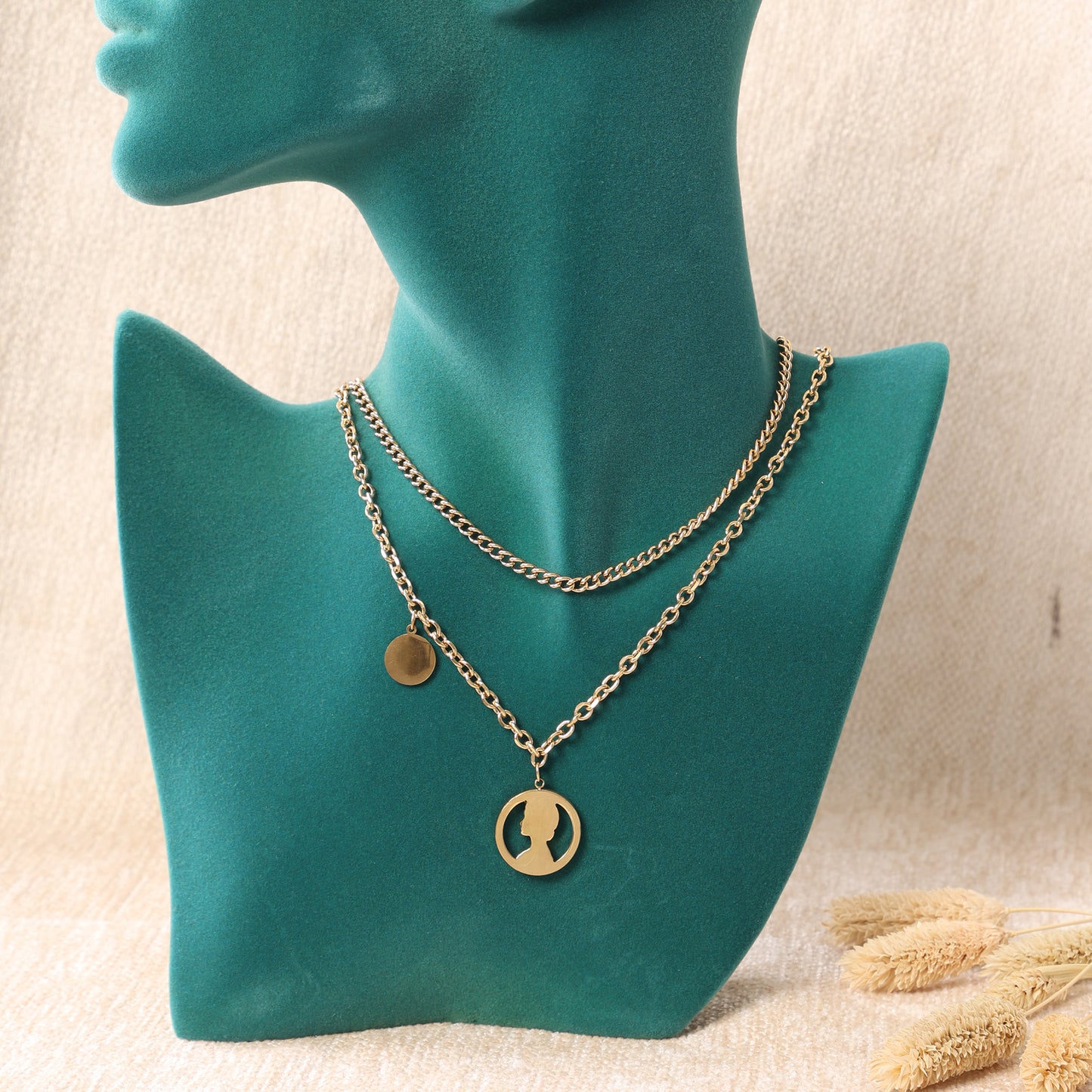 Golden "Queen" Necklace