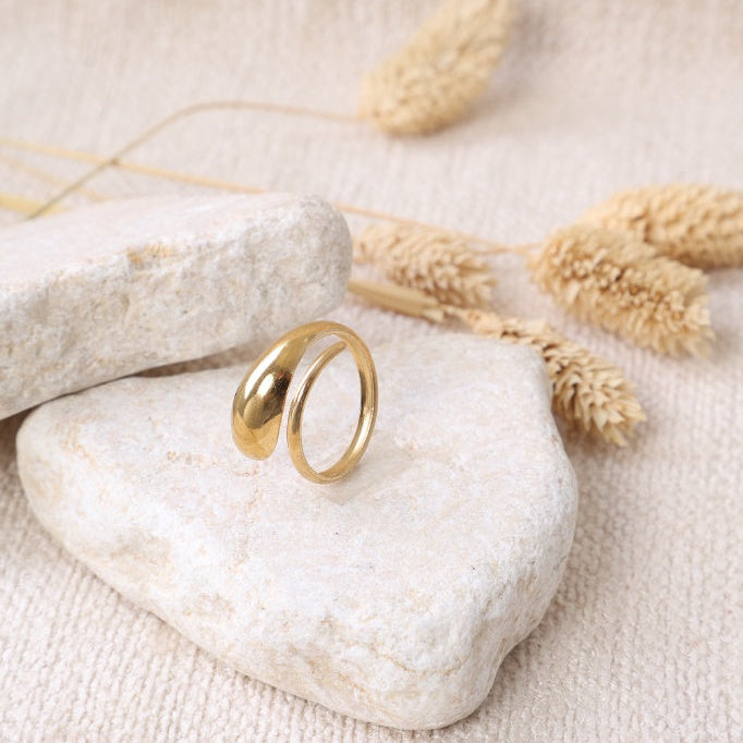Golden "Wave" Ring
