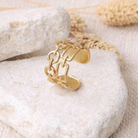 Golden Woven Elegance Ring