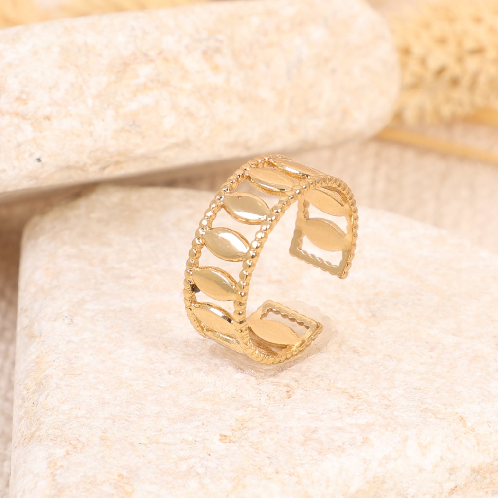 Golden Engraved Leaves Ring