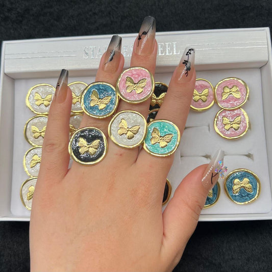 star-shaped gold ring