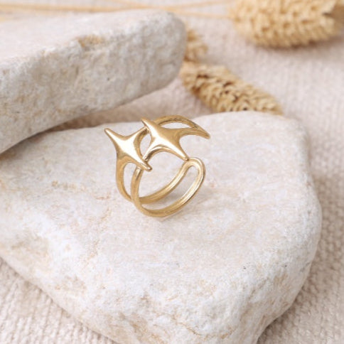 Golden "Opposing Stars" Ring