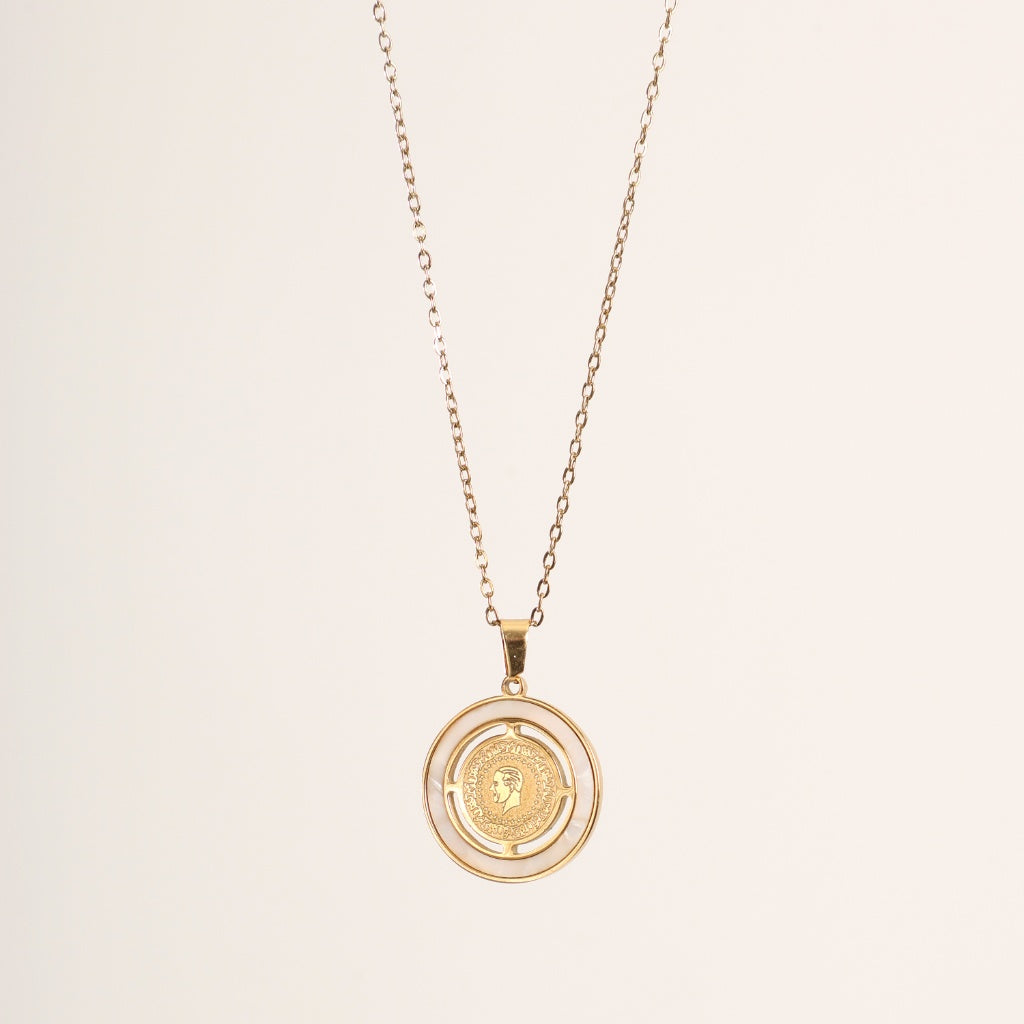 Golden "Queen" Necklace
