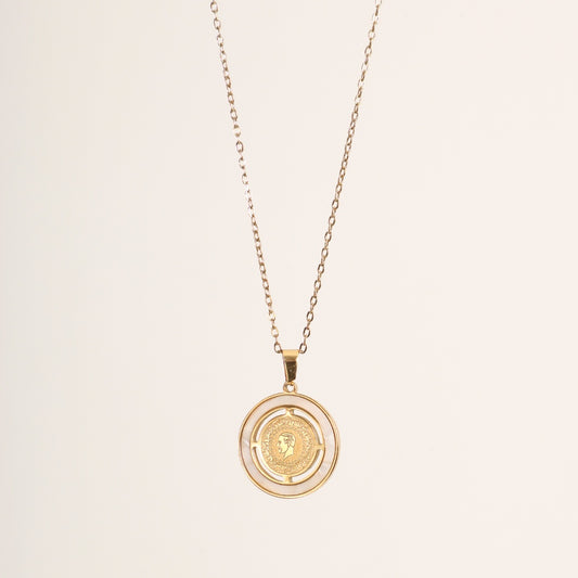 Golden "Queen" Necklace