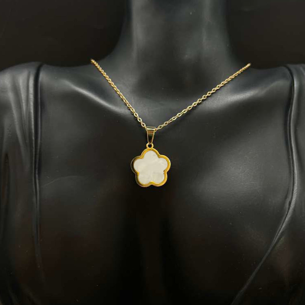 Delicate Mother of Pearl Flower Pendant Necklace
