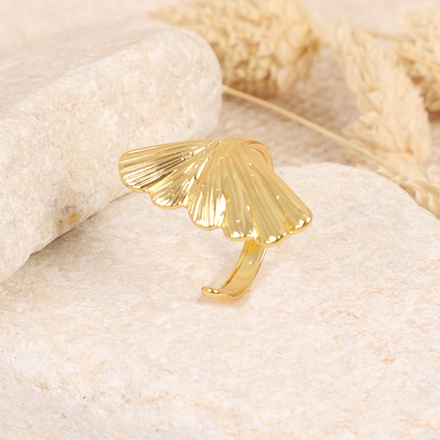 Gold Ridged Seashell Fan Adjustable Ring