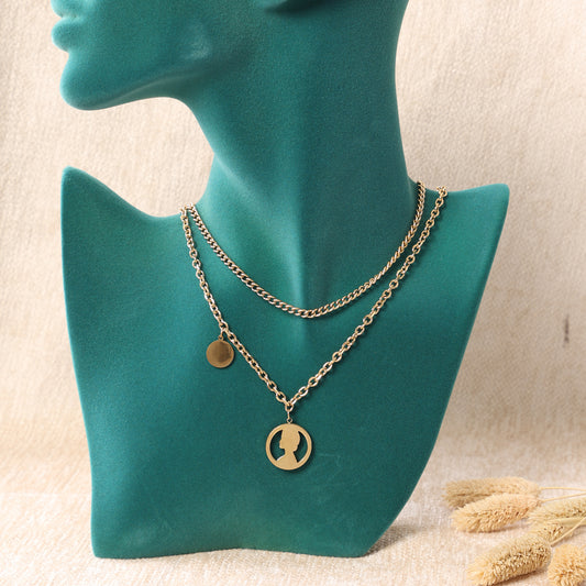 Golden "Queen" Necklace