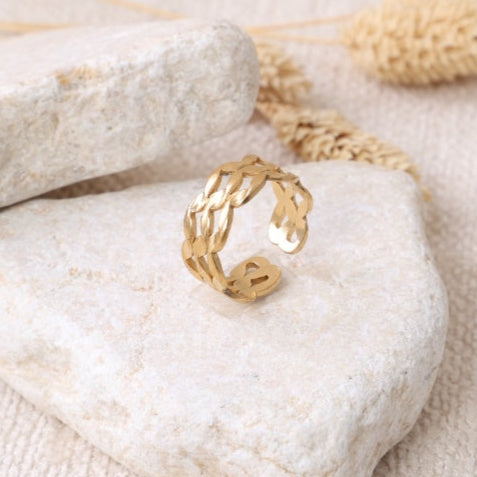 Golden Wrapped Elegance Ring