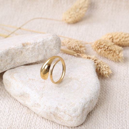 Golden "Wave" Ring