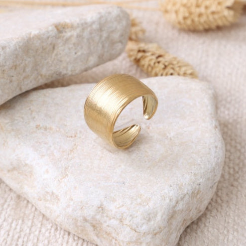 Golden Wrapped Elegance Ring