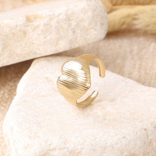 Golden Engraved Heart Ring