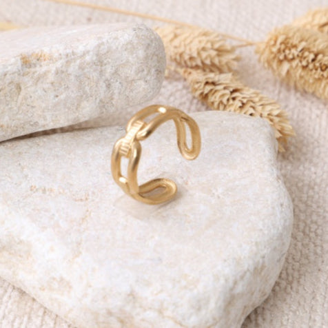 Golden Wrapped Elegance Ring