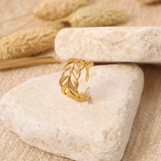 Golden Intertwined Feather Ring