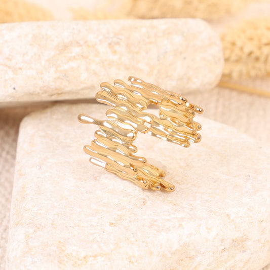 Golden Wavy Lined Ring