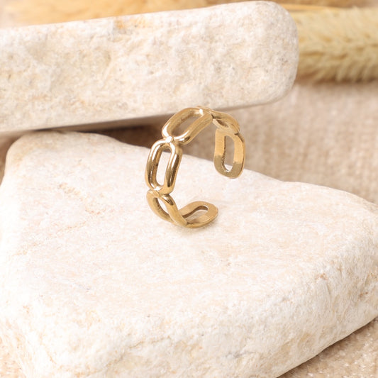 Golden Linked Chain Ring